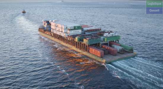 Bateau fluvial ou maritime sans moyen de propulsion, généralement non ponté. Bateau à fond plat non habité et sans moteur utilisé pour le transport de marchandises et conçu pour être l'objet du poussage. On distingue souvent trois types de barges : les barges de type Europa I (capacité de 1700 tonnes), les barges Europa II (capacité de 2250 tonnes) les plus courantes et les barges Europa III (2600 tonnes). Barge.jpg