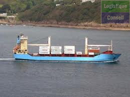 (Navire nourricier, navire collecteur) navire de petit tonnage permettant l’éclatement, sur différents ports, d’une cargaison apportée dans un port principal par un gros navire faisant peu d’escales, et inversement, la collecte de marchandises vers le port principal. Feeder.jpg