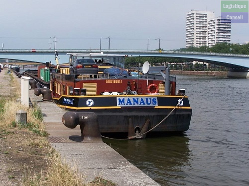 Plus petite classe de bateaux transportant des marchandises. Son port en lourd va de 280 à 360 tonnes selon les modèles. Le spits a été spécialement conçu pour les voies navigables pourvues de petites écluses. Spit.jpg